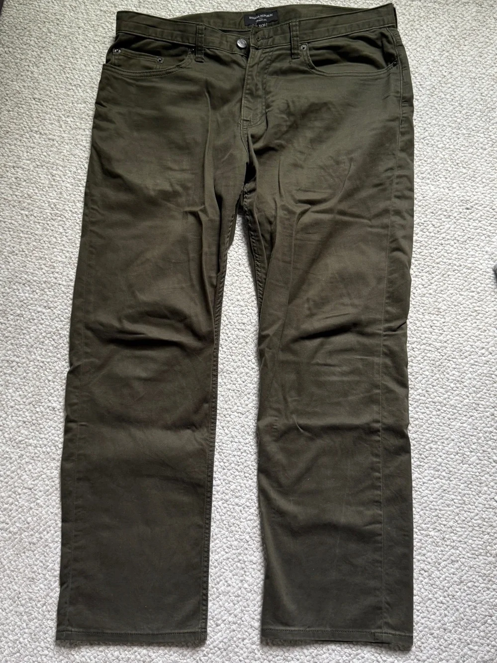 Banana Republic Men’s Olive Green Chinos - Straight Fit